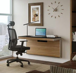 Jednoduchý nábytok do kancelárie